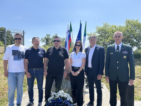 Slavnostna obeležitev dneva državnosti in obletnice letalskih napadov na Kum