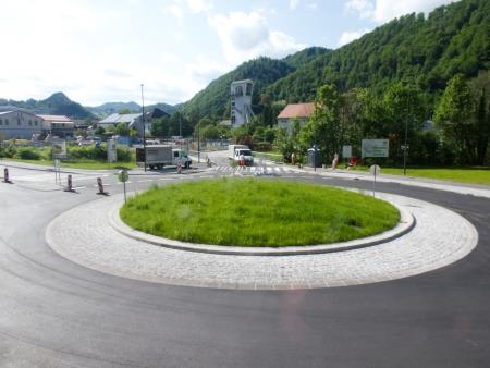 Sprostitev prometa skozi krožišče pri OC Kisovec