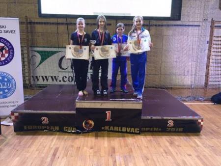 12596367_505894366278206_254937857_n