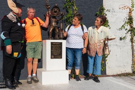 Perkmandelc je povabil v svojo deželo