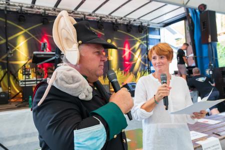 Perkmandelc je povabil v svojo deželo