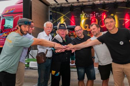 Perkmandelc je povabil v svojo deželo