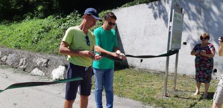 Utrinek z otvoritve poti