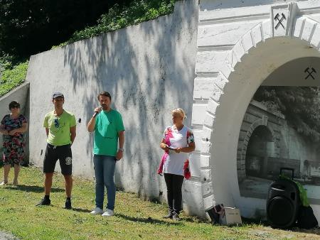 Utrinek z otvoritve poti