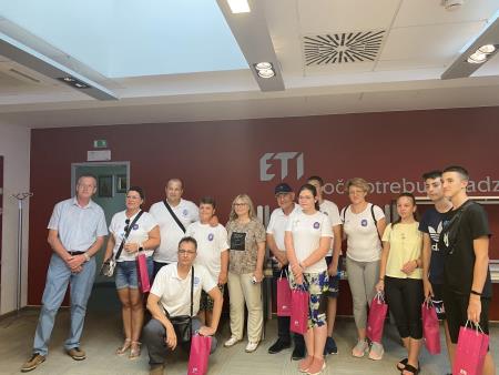 IMG-7e42e50bf21e7873aab60fb3e7b802a5-V