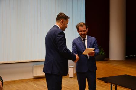 Podpis pogodbe med Kemijskim inštitutom in podjetjem Skitti
