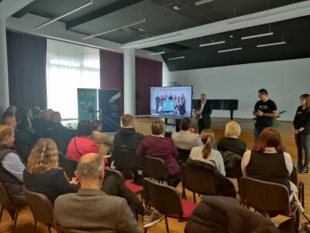 Zaključne predstavitve udeležencev 1. skupine programa PONI Zasavje 2023-2028