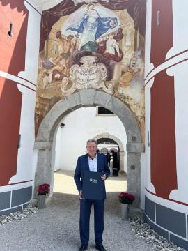 Sandiju Grčarju priznanje za življenjsko delo