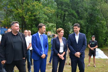 Prenovljena cesta skozi Kisovec tudi uradno odprta