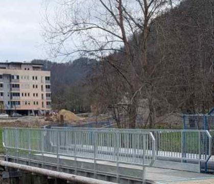 Nova brv čez potok Medija