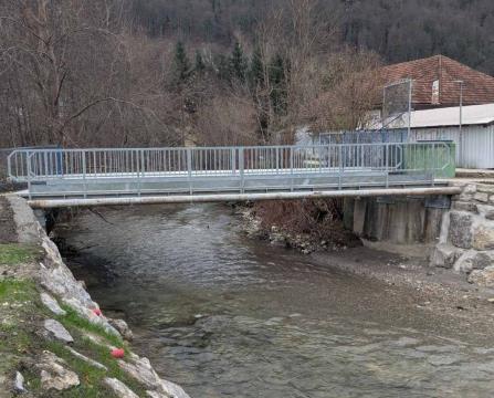 Nova brv čez potok Medija