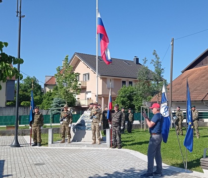 Zagorski častniki četrti na orientacijskem pohodu ZSČ »Janez Trdina« v Mengšu