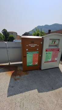 Novi zabojniki za neuporaben tekstil