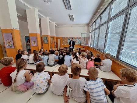 Župan na prvi šolski dan obiskal prvošolce