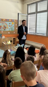 Župan na prvi šolski dan obiskal prvošolce