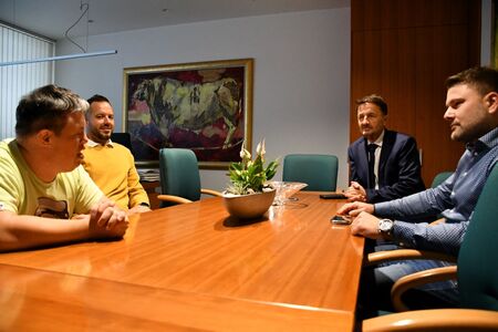 Obisk pri županu – skodelica kave, iskren pogovor in dragocena življenjska sporočila
