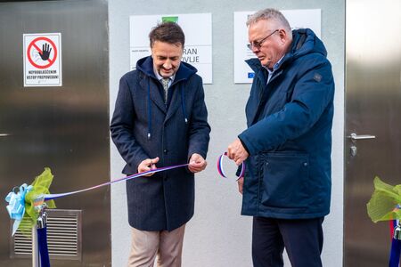 Minister in župan predajata namenu vodohran Strahovlje