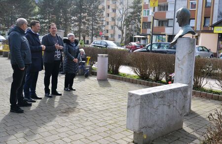 Zagorje in Sežano simbolno povezuje Srečko Kosovel