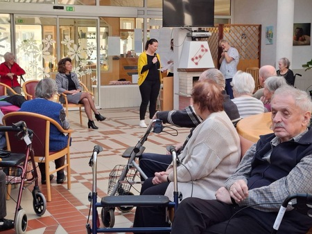 Župan tudi letos razveselil ženske v Domu Polde Eberl Jamski