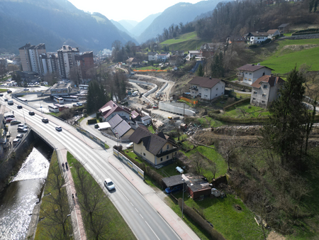 Gradbišče ob sanaciji plazu nad AP
