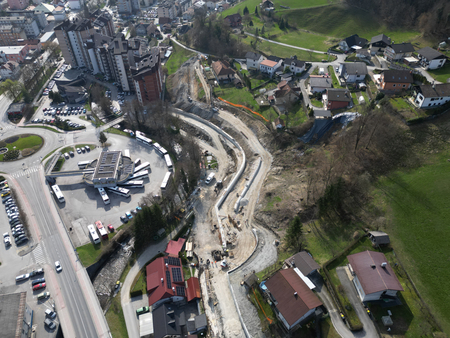 Gradbišče ob sanaciji plazu nad AP