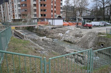 Gradbišče ob sanaciji plazu nad AP